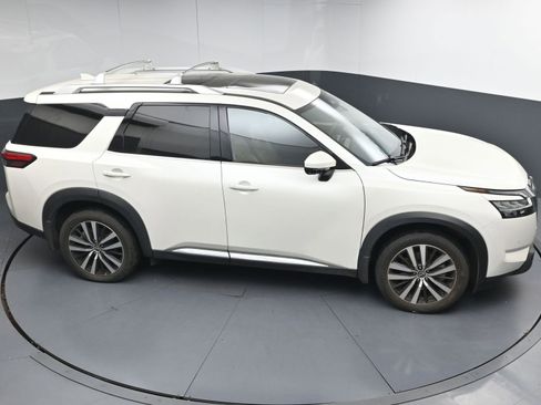 Used 2024 Nissan Pathfinder Platinum w/ Cargo Package AWD/4WD image 37