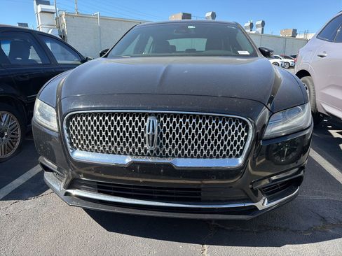 Used 2017 Lincoln Continental Select w/ Climate Package image 2