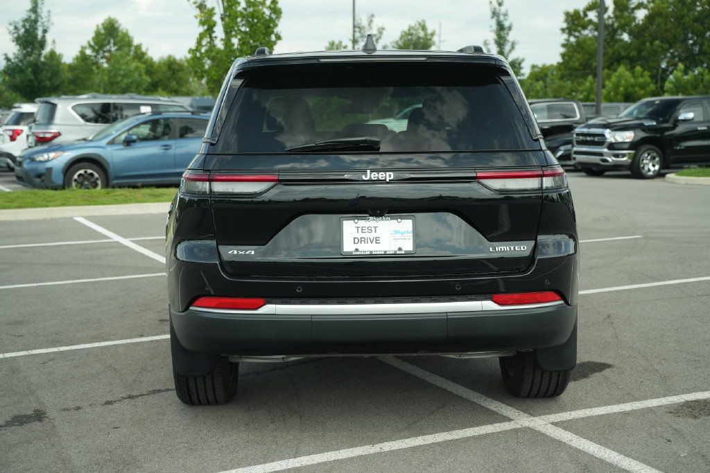 New 2026 Jeep Grand Cherokee Limited w/ MOPAR Finishing Package AWD/4WD image 6