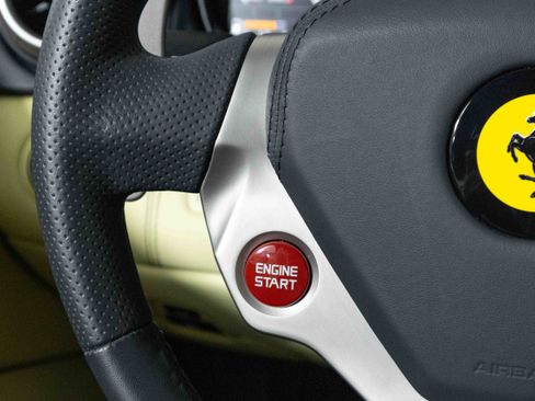 Used 2010 Ferrari California image 27