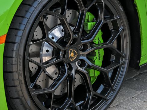 Used 2021 Lamborghini Huracan EVO RWD image 8