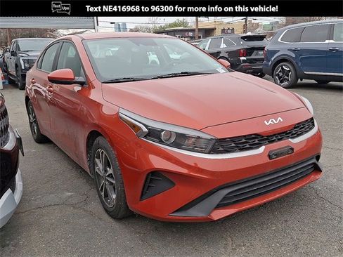 Certified 2022 Kia Forte LXS image 1