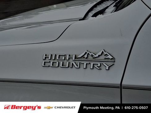 Used 2021 Chevrolet Tahoe High Country w/ Premium Package image 34