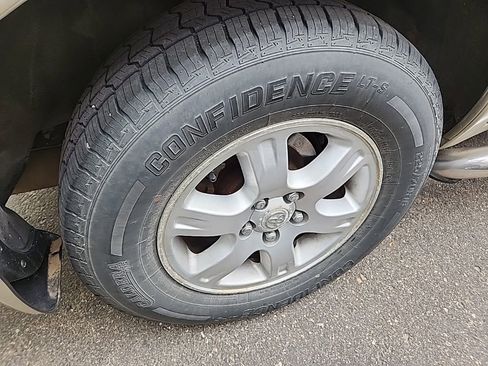 Used 2004 Mitsubishi Endeavor XLS AWD/4WD image 30