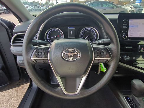 Used 2022 Toyota Camry LE image 18