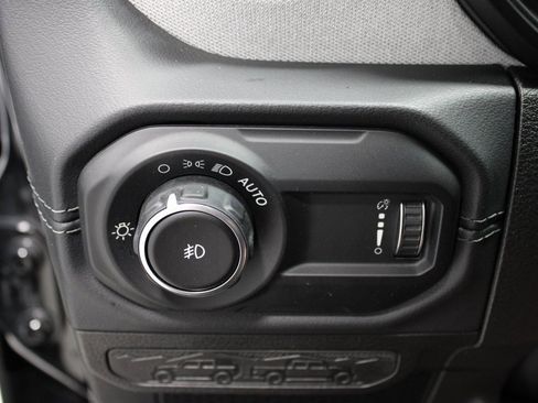 Used 2024 Jeep Wrangler Sahara image 26