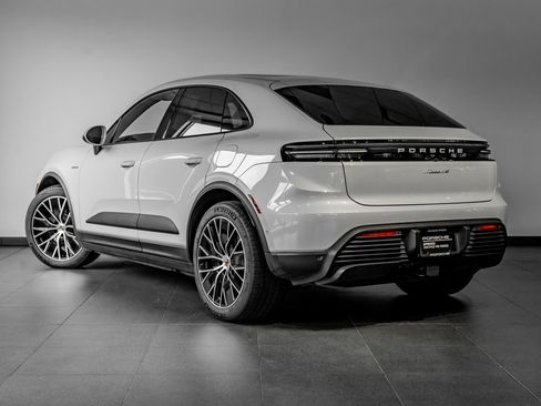 Certified 2025 Porsche Macan 4 Electric image 3