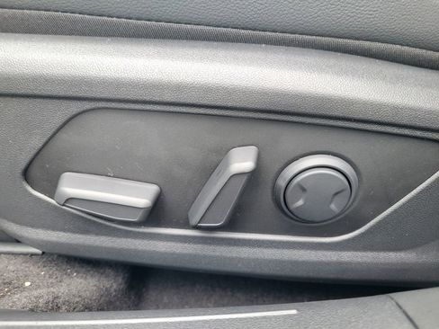 New 2026 Hyundai Elantra Limited FWD image 14