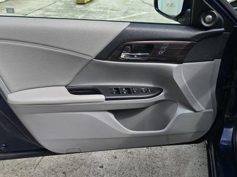 Used 2017 Honda Accord EX-L image 15