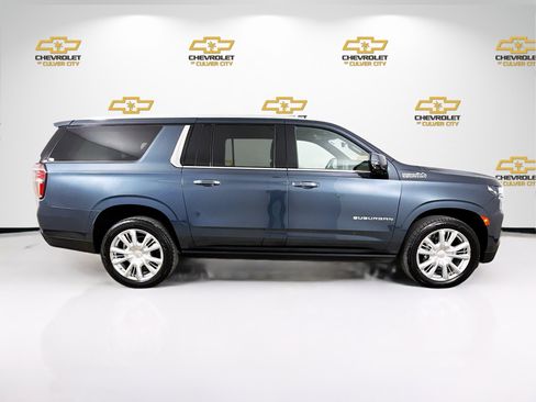 Used 2021 Chevrolet Suburban High Country AWD/4WD image 9