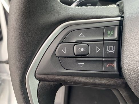 New 2025 Jeep Grand Cherokee Limited image 18