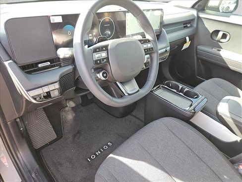 New 2026 Hyundai Ioniq 5 SE image 8