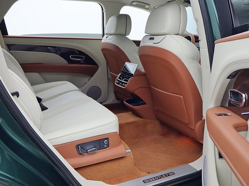 New 2025 Bentley Bentayga Extended Wheelbase image 37