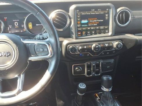 Used 2022 Jeep Wrangler Unlimited Sahara w/ Cold Weather Group AWD/4WD image 6
