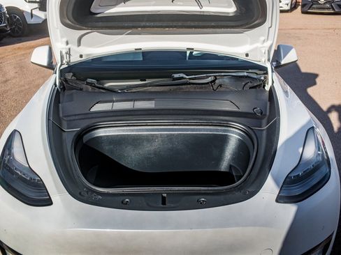 Used 2020 Tesla Model Y Long Range image 39