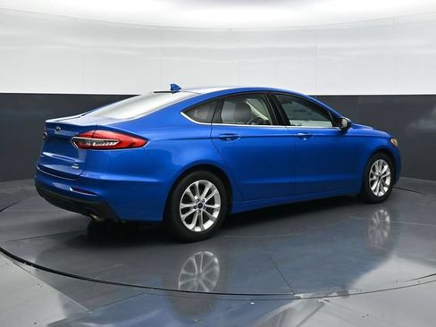 Used 2020 Ford Fusion SE FWD image 2