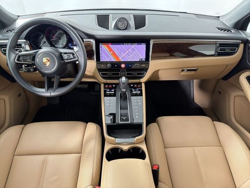 Used 2026 Porsche Macan AWD/4WD image 17