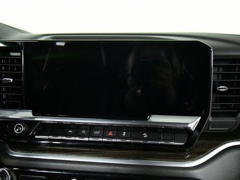 Used 2025 Chevrolet Silverado 1500 LT Trail Boss w/ Convenience Package II image 4