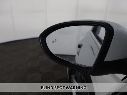 Used 2023 Volkswagen Jetta SE w/ Panoramic Sunroof Package FWD image 5