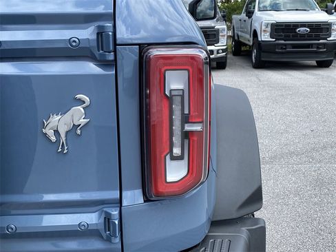 New 2025 Ford Bronco Badlands image 12