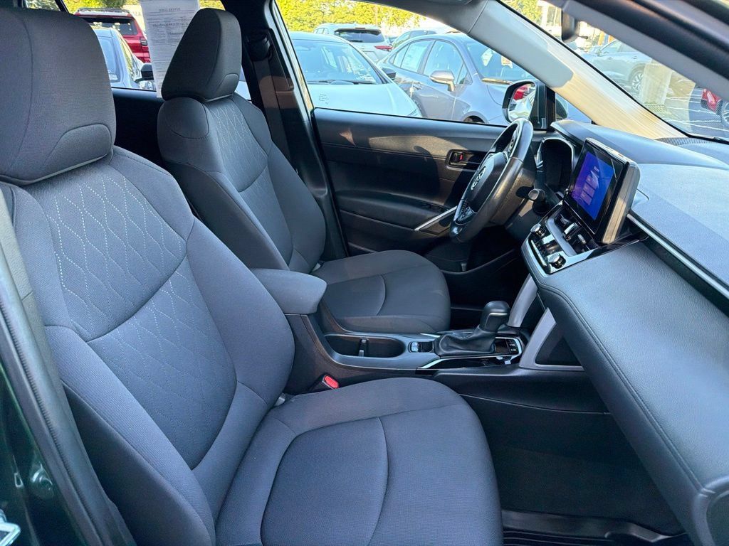 Certified 2023 Toyota Corolla Cross LE w/ Moonroof Package AWD/4WD image 11