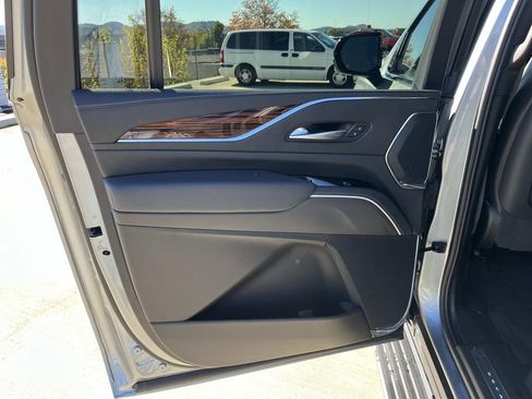 Certified 2024 Cadillac Escalade ESV Premium Luxury w/ Performance Package image 18