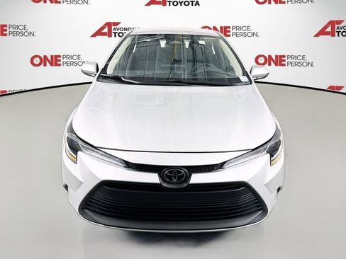 Certified 2025 Toyota Corolla LE image 2