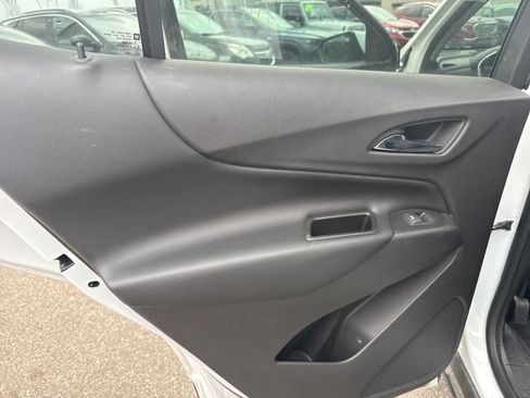 Used 2019 Chevrolet Equinox LT w/ Driver Convenience Package image 15