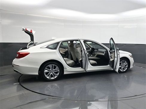 Used 2020 Honda Accord LX image 44