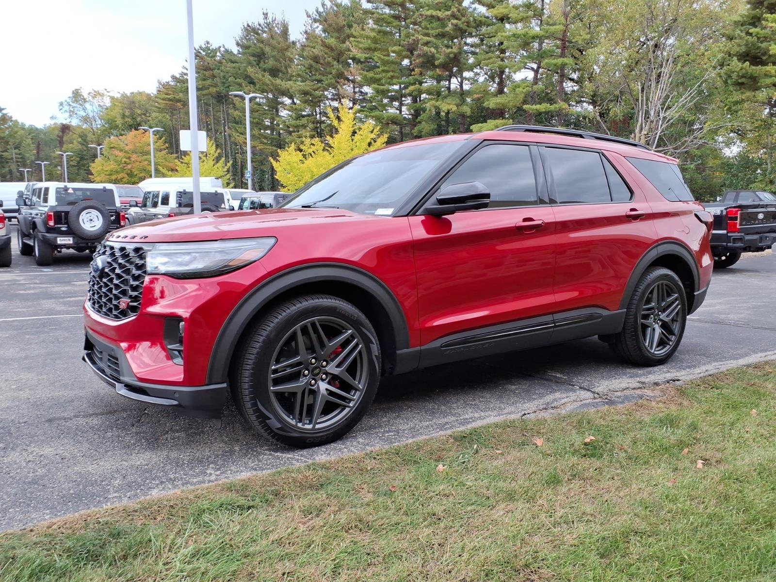 Used 2025 Ford Explorer ST w/ Sun And Sound Package AWD/4WD image 6