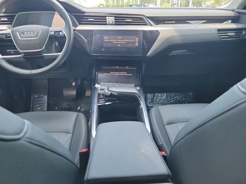 Used 2021 Audi e-tron Premium w/ Convenience Plus Package AWD/4WD image 14