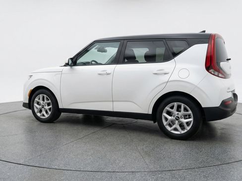 Used 2025 Kia Soul LX w/ LX Technology Package FWD image 6