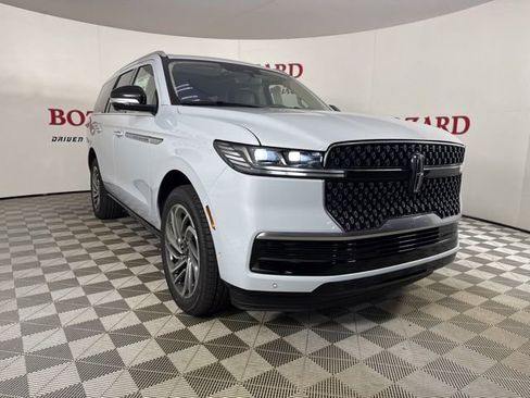 New 2025 Lincoln Navigator Reserve image 1