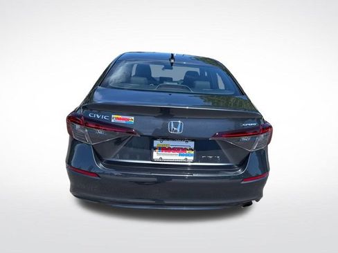 Used 2025 Honda Civic Sport image 4