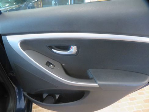 Used 2016 Hyundai Elantra GT image 28