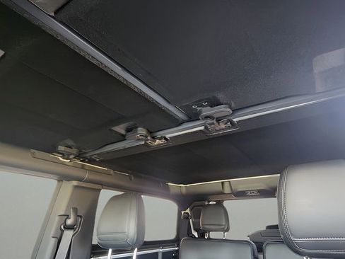 Used 2024 Ford Bronco Wildtrak AWD/4WD image 18