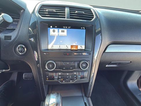 Used 2018 Ford Explorer XLT w/ Equipment Group 202A image 12