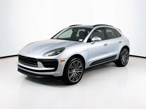 Certified 2026 Porsche Macan AWD/4WD image 1