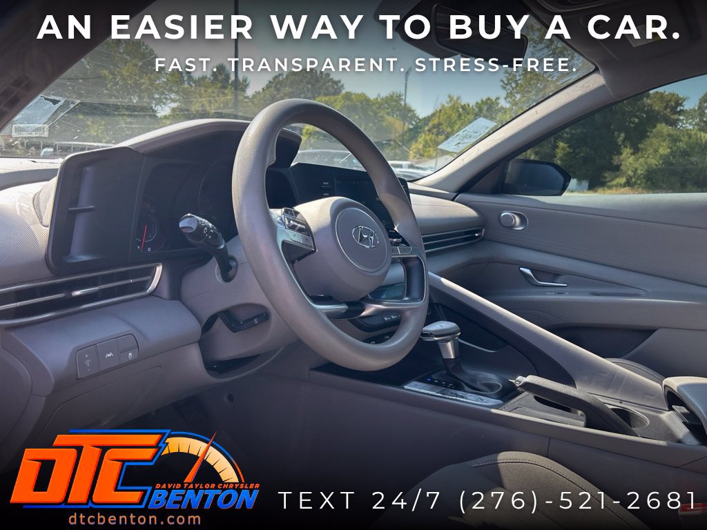 Used 2023 Hyundai Elantra SEL FWD image 10