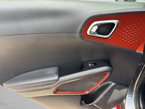 Used 2021 Kia Soul Turbo FWD image 17
