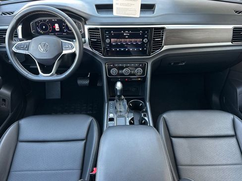 Used 2023 Volkswagen Atlas SE w/ Black Wheel Package FWD image 13