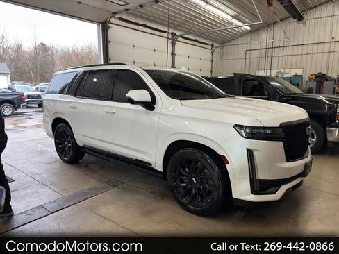 Used 2023 Cadillac Escalade Sport Platinum w/ LPO, ONYX Package image 1