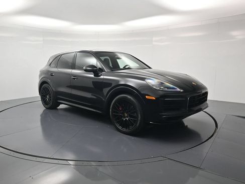Used 2023 Porsche Cayenne GTS w/ Assistance Package AWD/4WD image 49