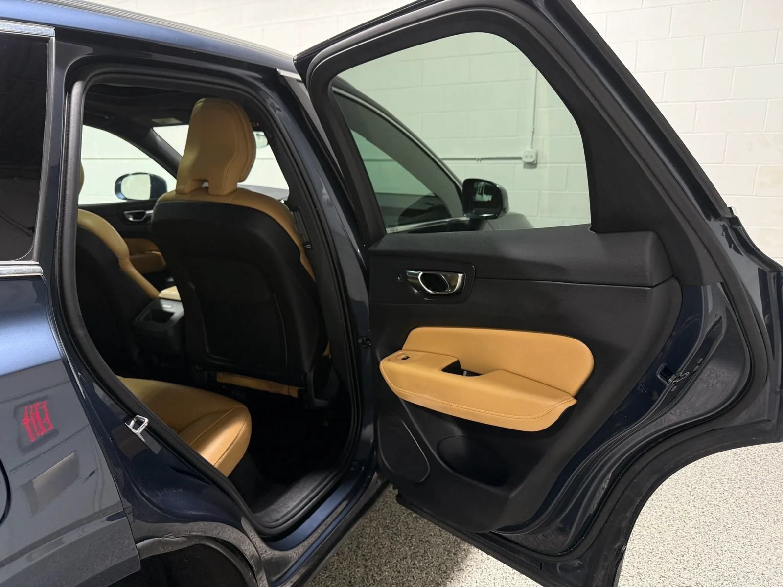Used 2020 Volvo XC60 T5 Momentum AWD/4WD image 71