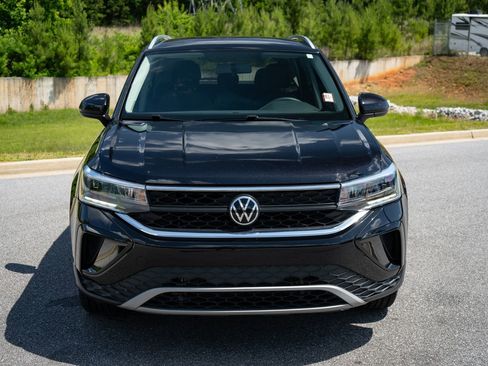 Used 2022 Volkswagen Taos SE AWD/4WD image 2