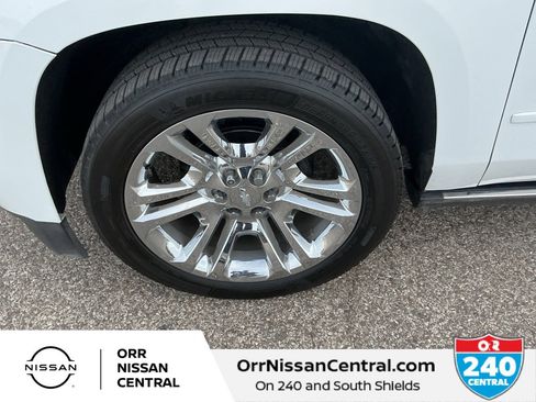 Used 2019 Chevrolet Suburban Premier w/ Premier Plus Edition image 9