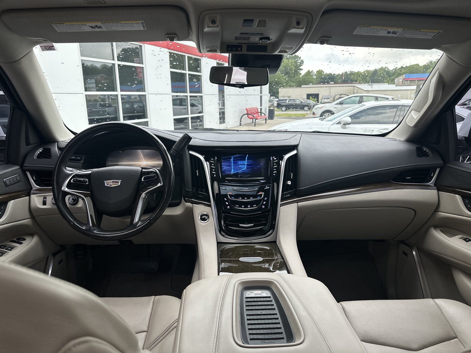 Used 2020 Cadillac Escalade Luxury AWD/4WD image 21
