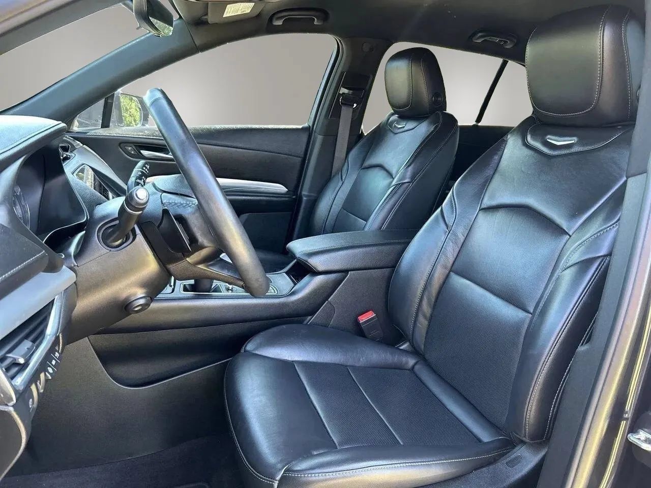 Used 2022 Cadillac XT4 Premium Luxury w/ LPO, Radiant Package AWD/4WD image 10