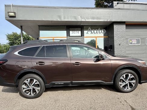 Used 2022 Subaru Outback Limited AWD/4WD image 2