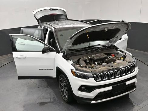 Used 2025 Jeep Compass Limited AWD/4WD image 25